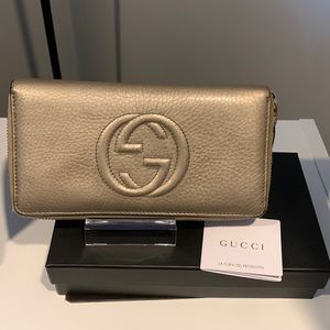Authentic Gucci Metallic Gold Leather Soho Zip Around Wallet with box